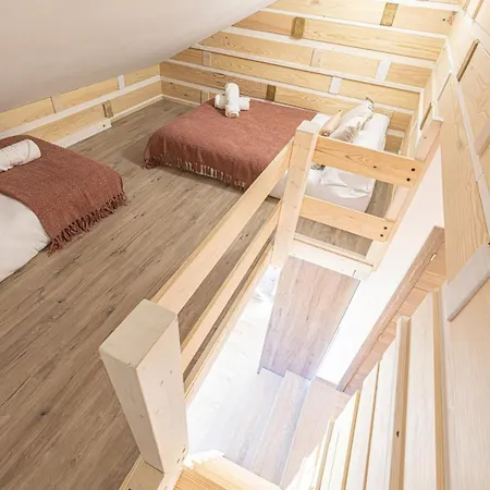 Lakhasmi Apartment *